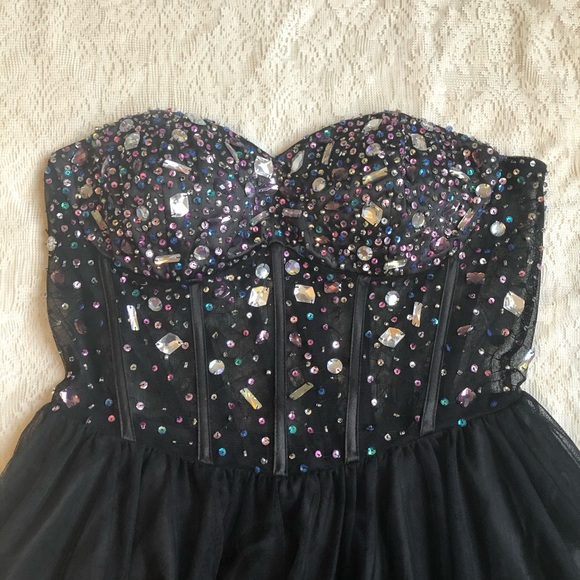 Blondie Nites mesh beaded bodice mini prom… - Picture 4 of 8